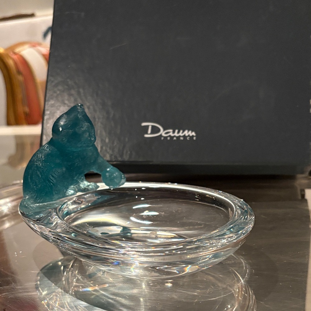 Daum Teal crystal cat w yarn Accent Dish